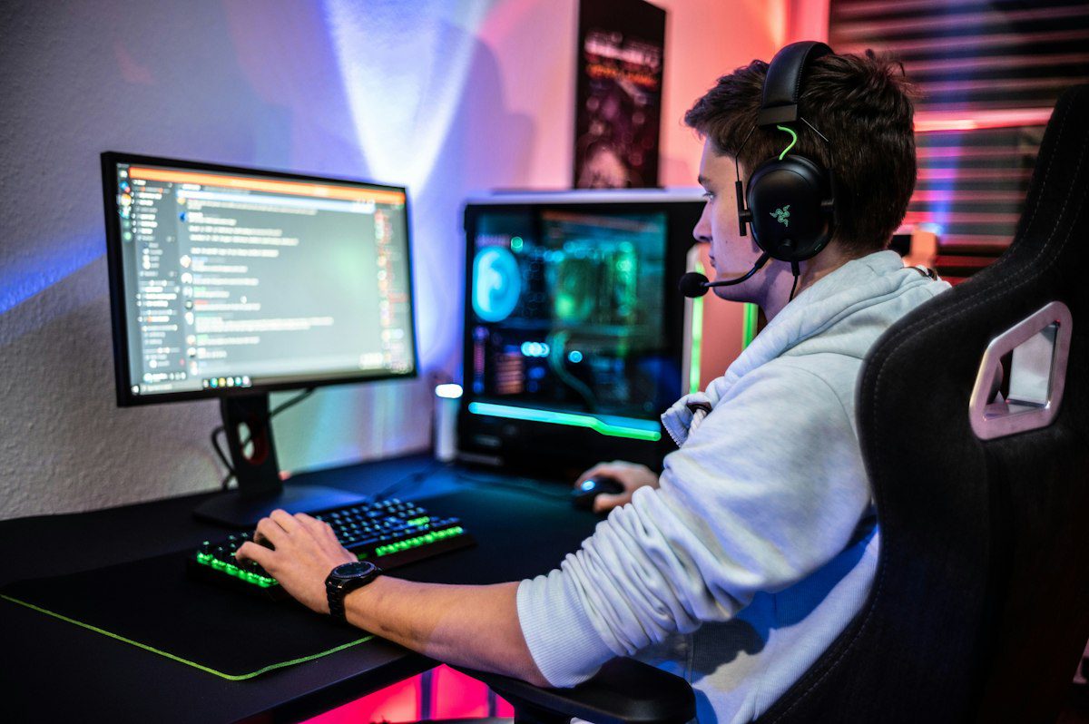Les réseaux sociaux peuvent-ils aider les geeks à créer de vraies amitiés ?