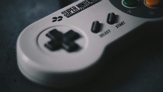 Les consoles de notre enfance reviennent : pourquoi les adultes se tournent à nouveau vers le rétro ?