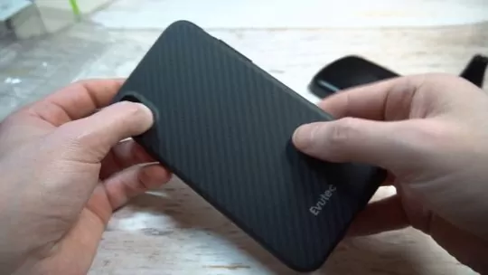 Test de la coque iPhone XS AER Karbon : Est-ce vraiment une bonne protection ?