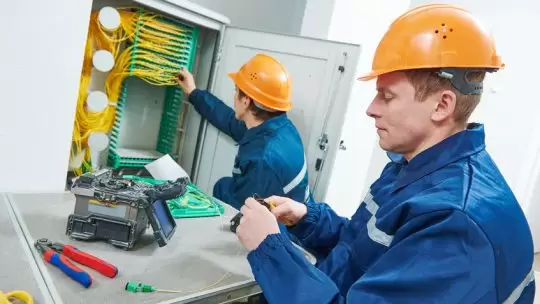 Comment optimiser l’installation de la fibre optique dans votre entreprise ?