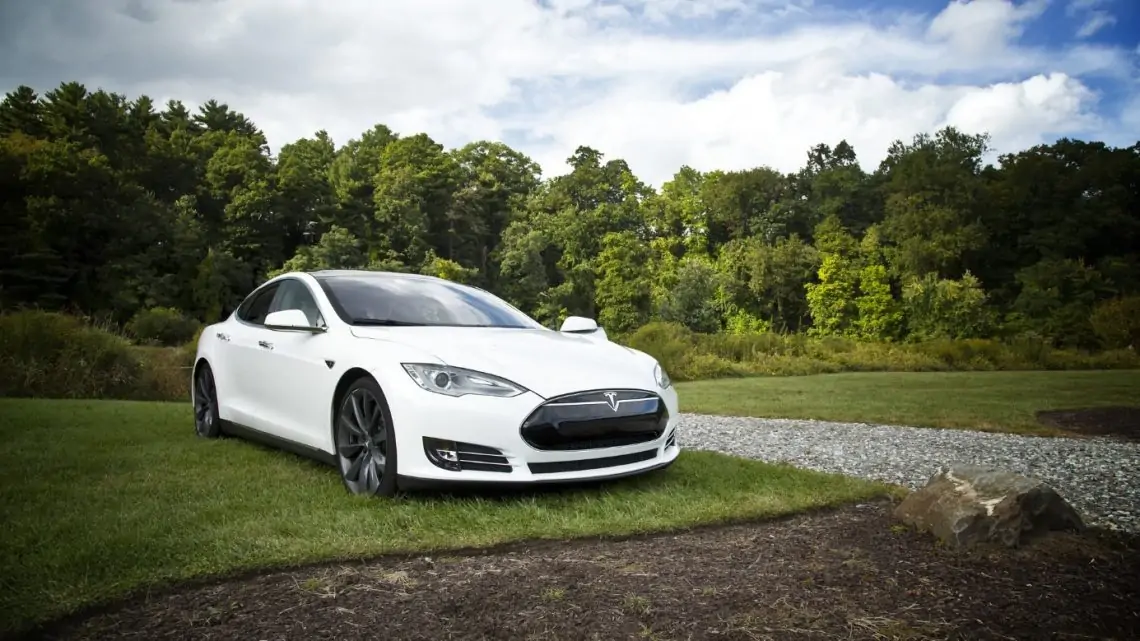 Tesla accepte-t-elle Bitcoin : tout ce que vous devez savoir