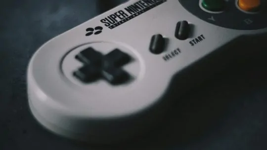 Les consoles de notre enfance reviennent : pourquoi les adultes se tournent à nouveau vers le rétro ?